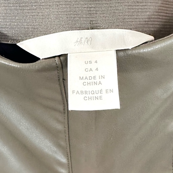 H&M blogger favorite dark green high waisted faux leather leggings size 4 - Picture 4 of 6